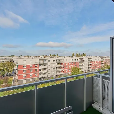 Apartment Comfortable 50 M2 With 1 Bedroom In By Renters