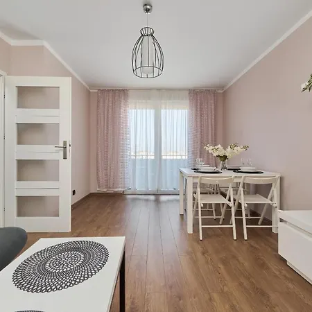 Comfortable 50 M2 With 1 Bedroom In By Renters Wroclaw